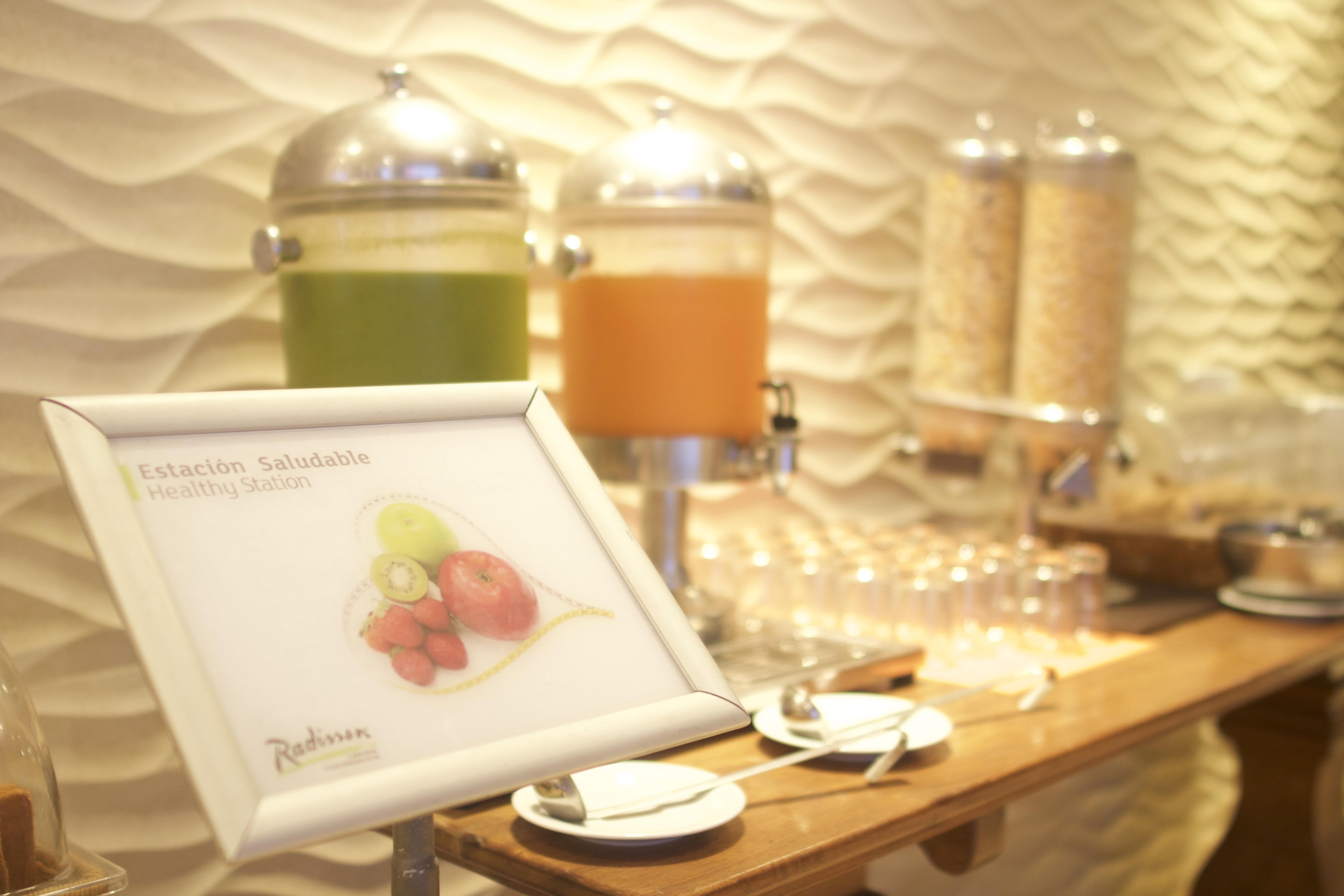 Radisson Cartagena Ocean Pavillion Hotel Exterior photo Juices at a buffet