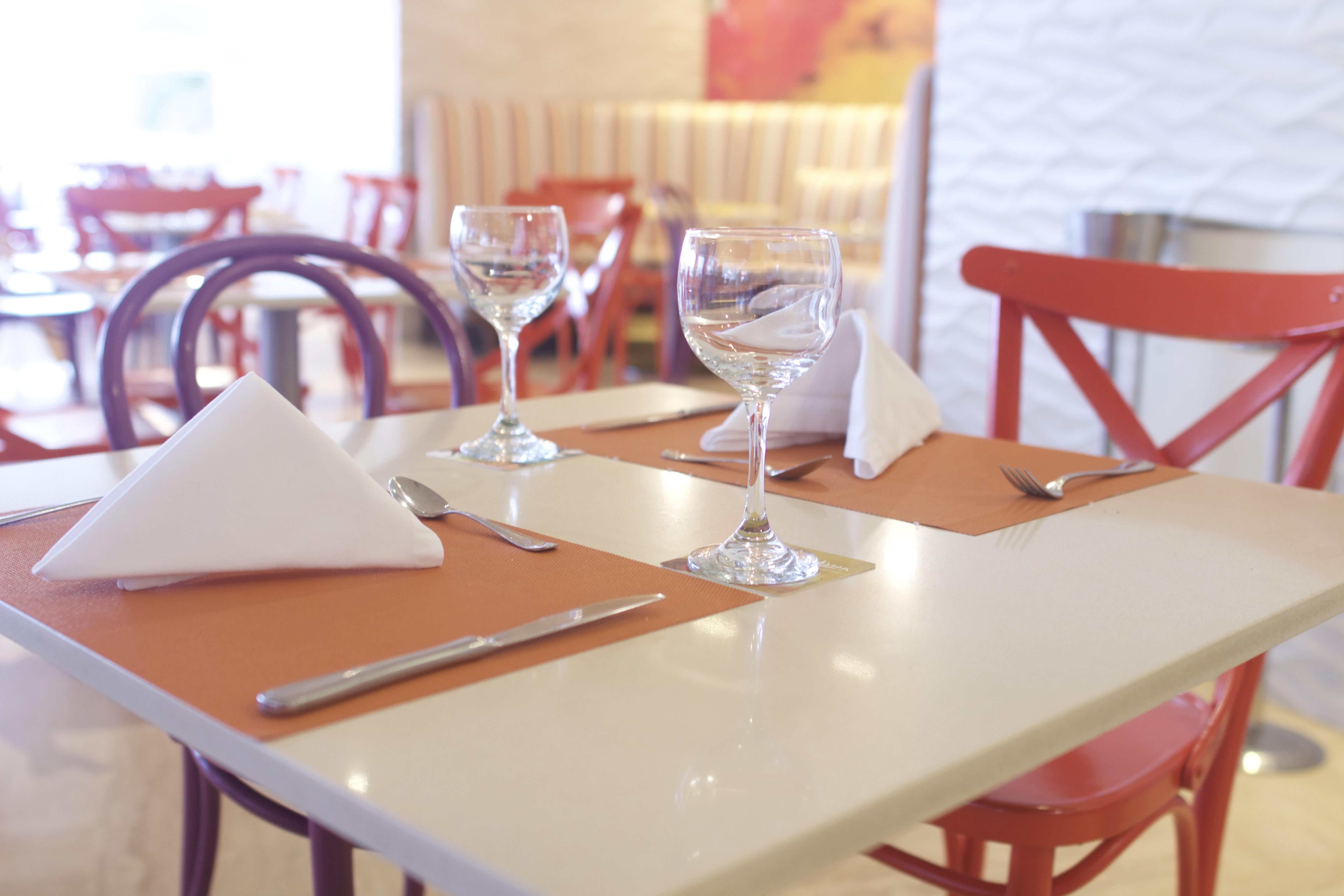 Radisson Cartagena Ocean Pavillion Hotel Exterior photo A place setting in a restaurant