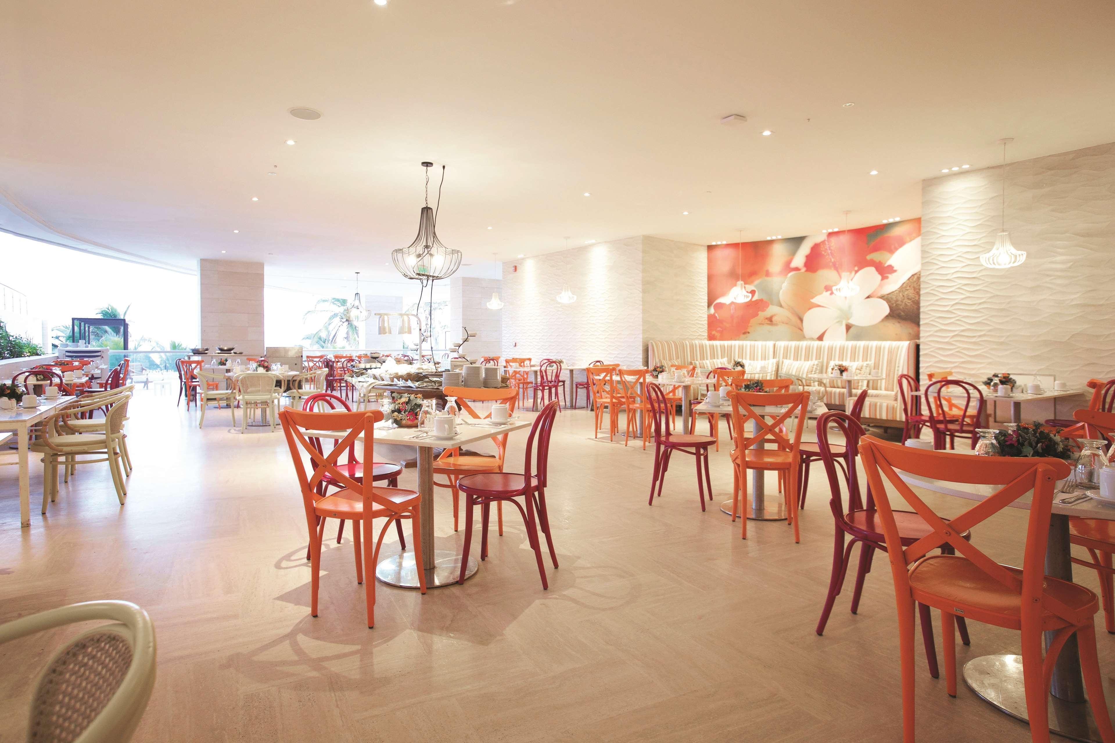 Radisson Cartagena Ocean Pavillion Hotel Exterior photo The restaurant
