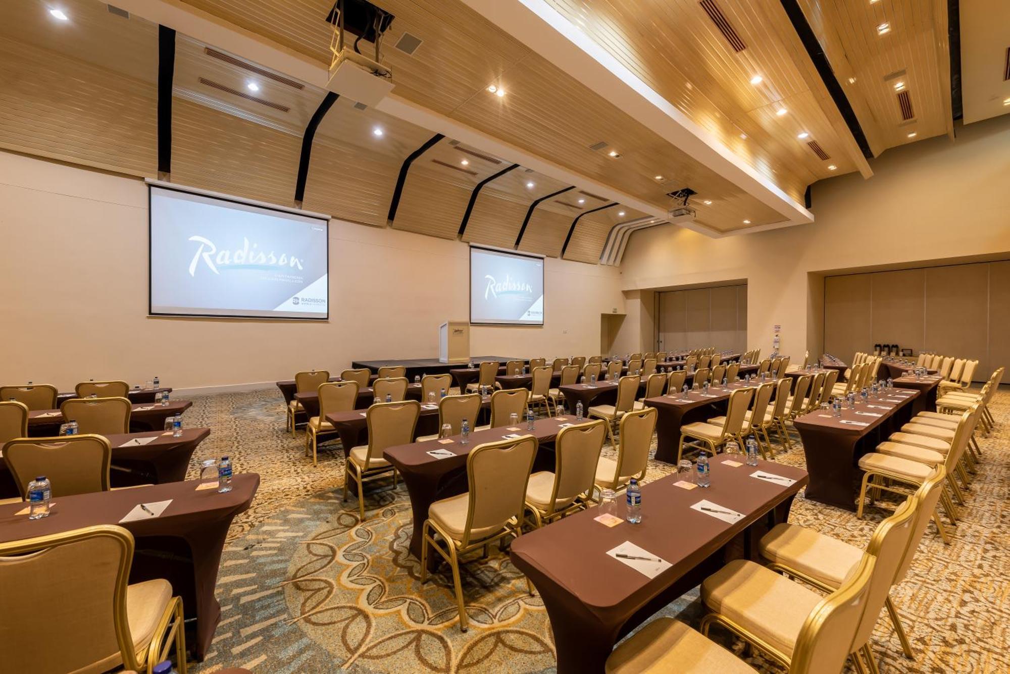 Radisson Cartagena Ocean Pavillion Hotel Exterior photo